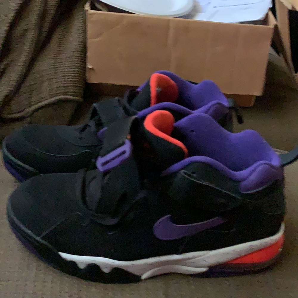 Nike sneakers - Picture 2 of 4